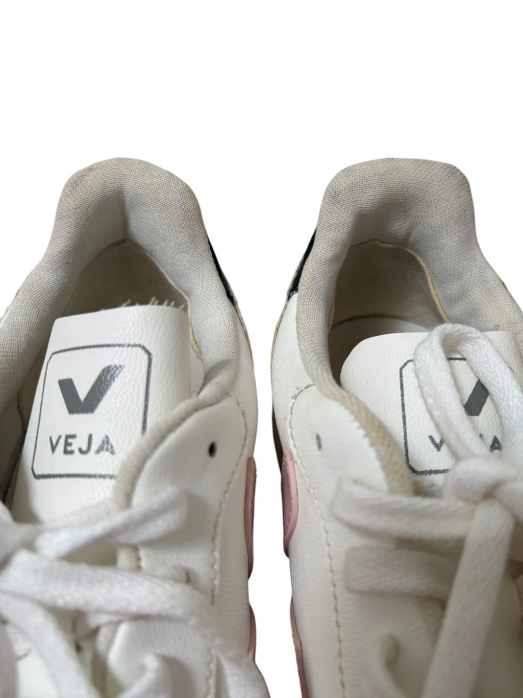 Veja V-10 Sneakers Petale Black — image 8 of 8